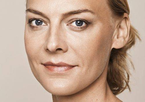 Wallen onder de ogen verwijderen met injectables