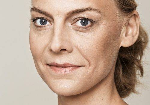 Wallen onder de ogen verwijderen met injectables